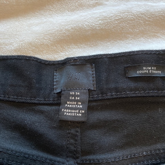 Mens H&M Shorts. Size 34. - Picture 2 of 3